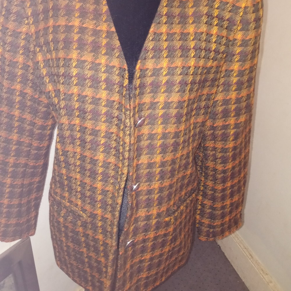 Plum Collection Hound Tooth Lined Collarless Wool Jacket